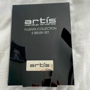 Makeup brushes.  Professional quality   Never used